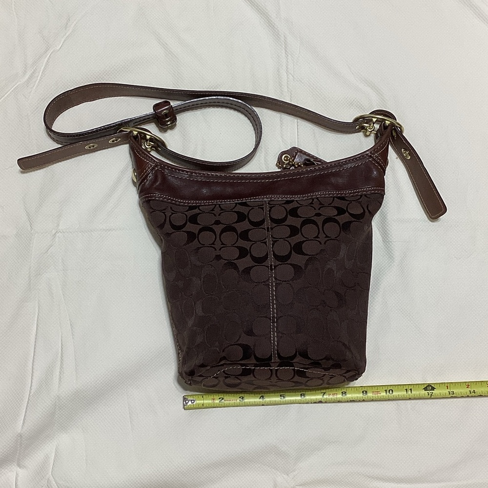 Coach Vintage Elegant Brown Shoulder Bag